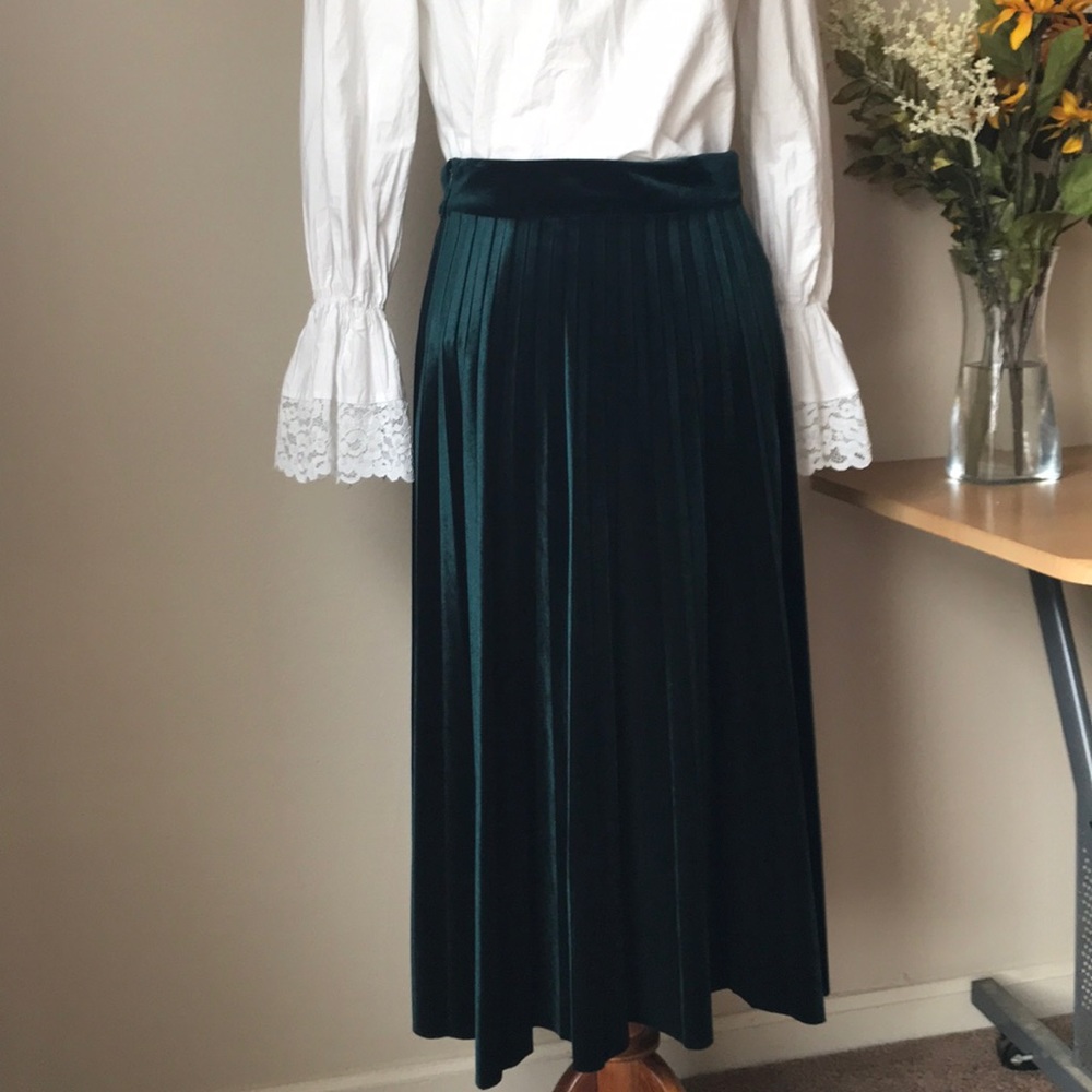 amazing emerald Velvet skirt